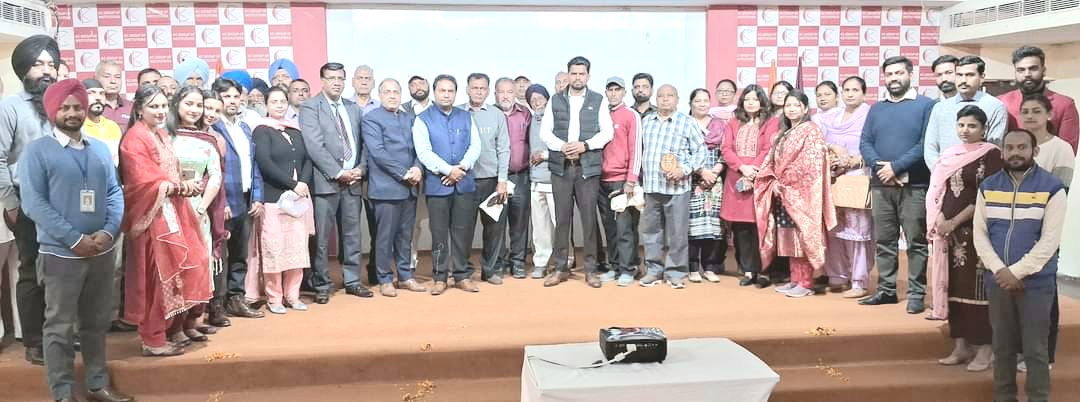 Elected representatives of the public and social workers play an important role in development - Dr. Palvinder Kumar